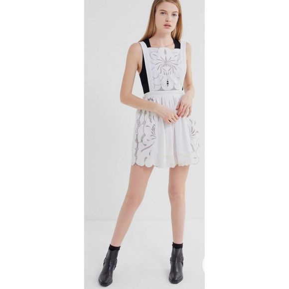 Urban Outfitters Dresses & Skirts - Urban Outfitters Embroidered apron dress M NEW